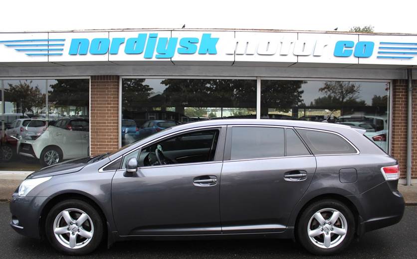 Toyota Avensis 2,0 D-4D TX stc.