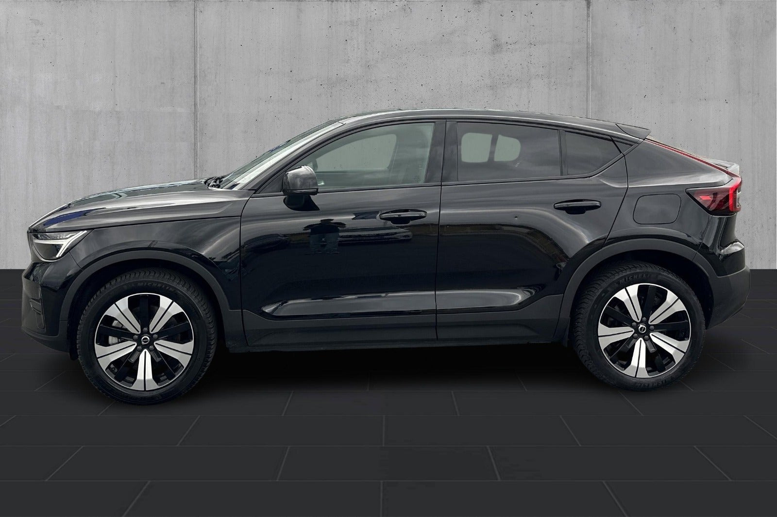 Sort Volvo C40 fra 2023