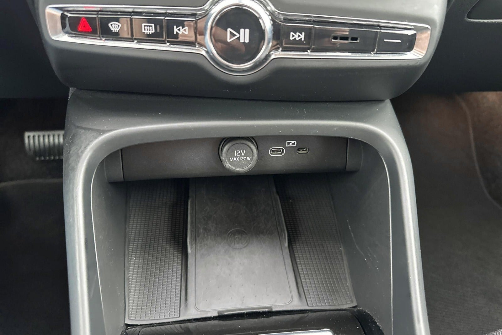 Sort Volvo C40 fra 2023
