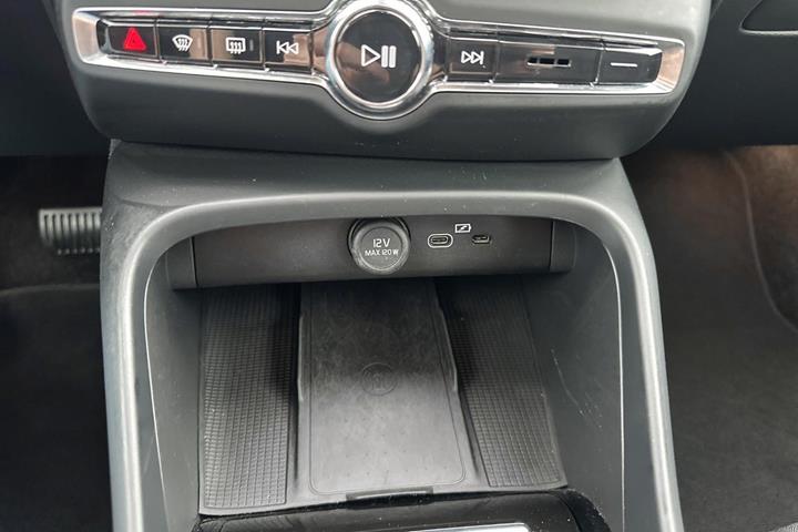 Sort Volvo C40 fra 2023