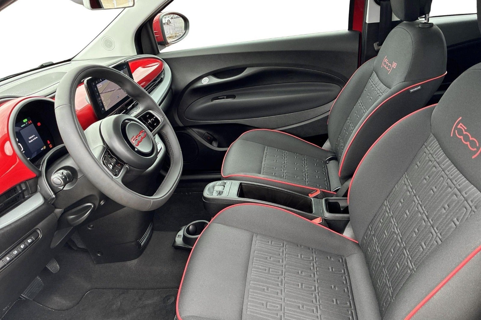 Rød Fiat 500e fra 2023