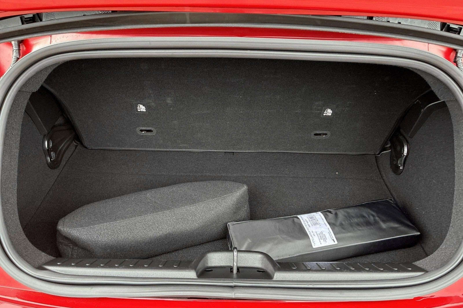 Rød Fiat 500e fra 2023