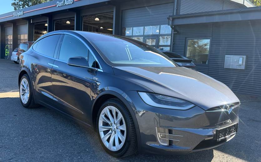 Tesla Model X 75D