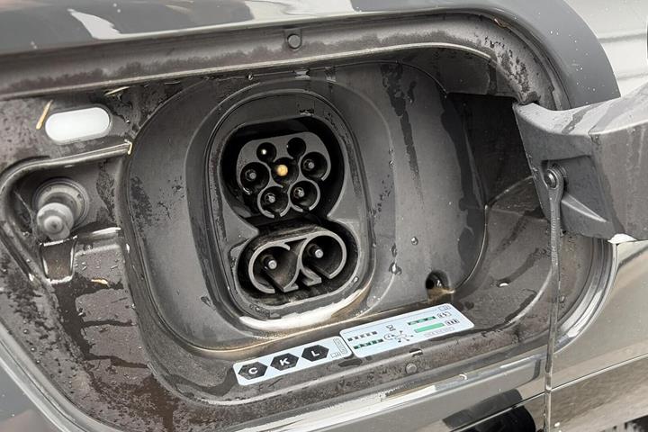 Grå Cupra Tavascan fra 2024