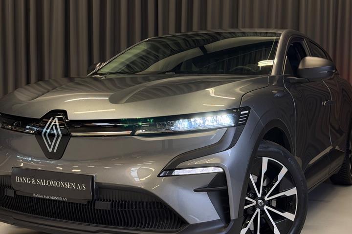 Grå Renault Megane E-Tech fra 2023