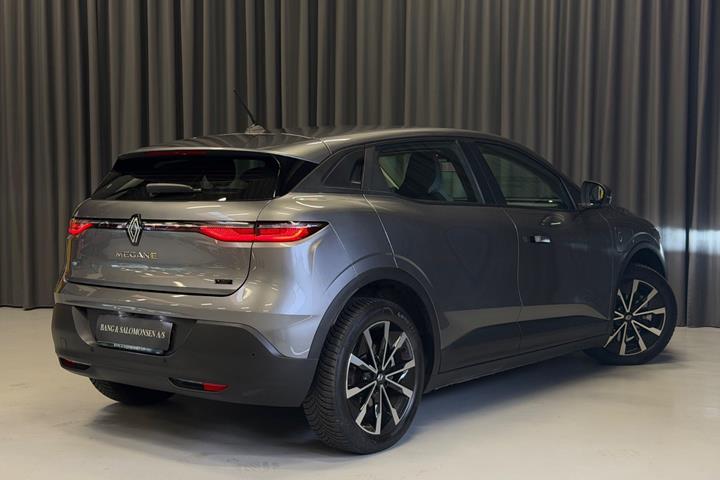 Grå Renault Megane E-Tech fra 2023