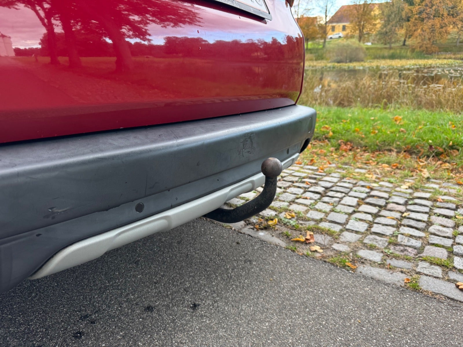 Rød Peugeot 2008 fra 2018