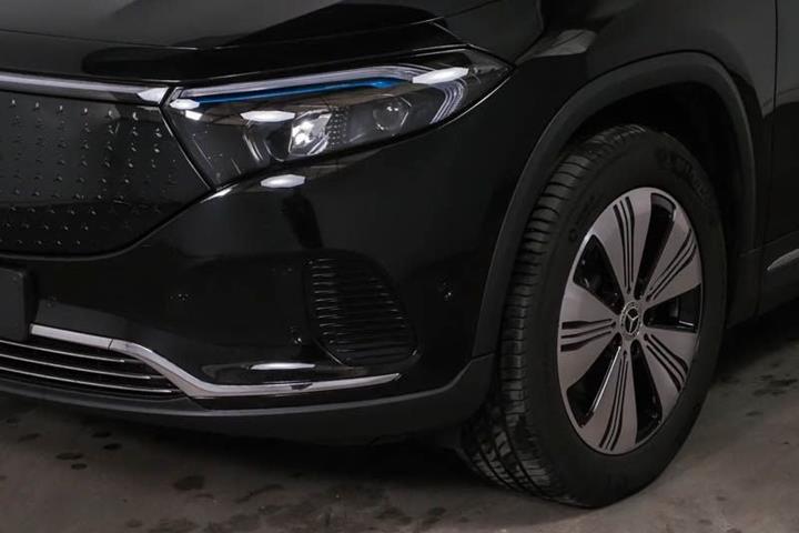 Sort Mercedes EQA250 fra 2024