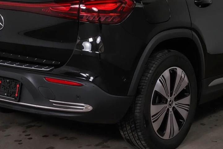 Sort Mercedes EQA250 fra 2024