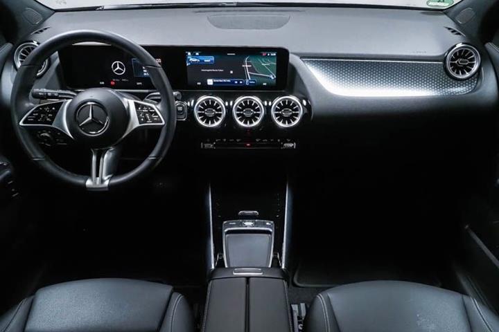 Sort Mercedes EQA250 fra 2024