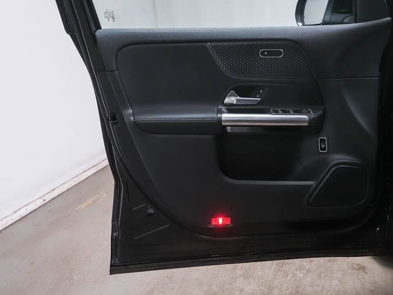 Sort Mercedes EQA250 fra 2024
