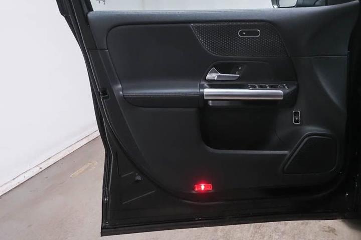 Sort Mercedes EQA250 fra 2024