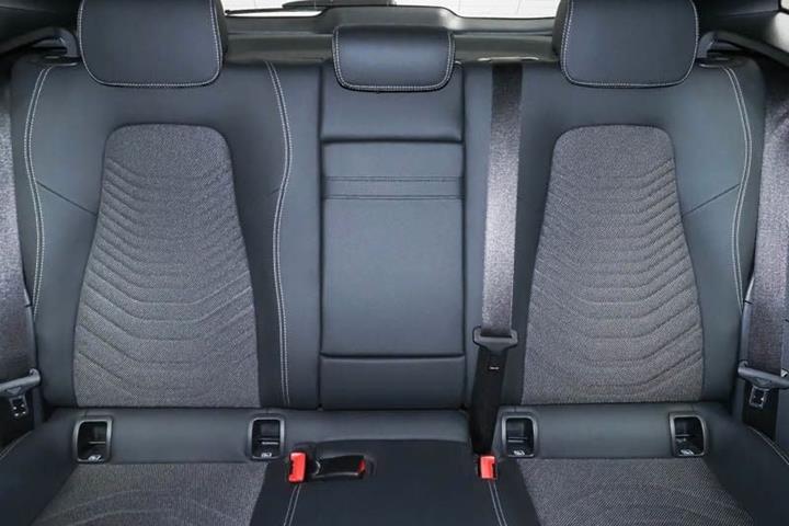 Sort Mercedes EQA250 fra 2024