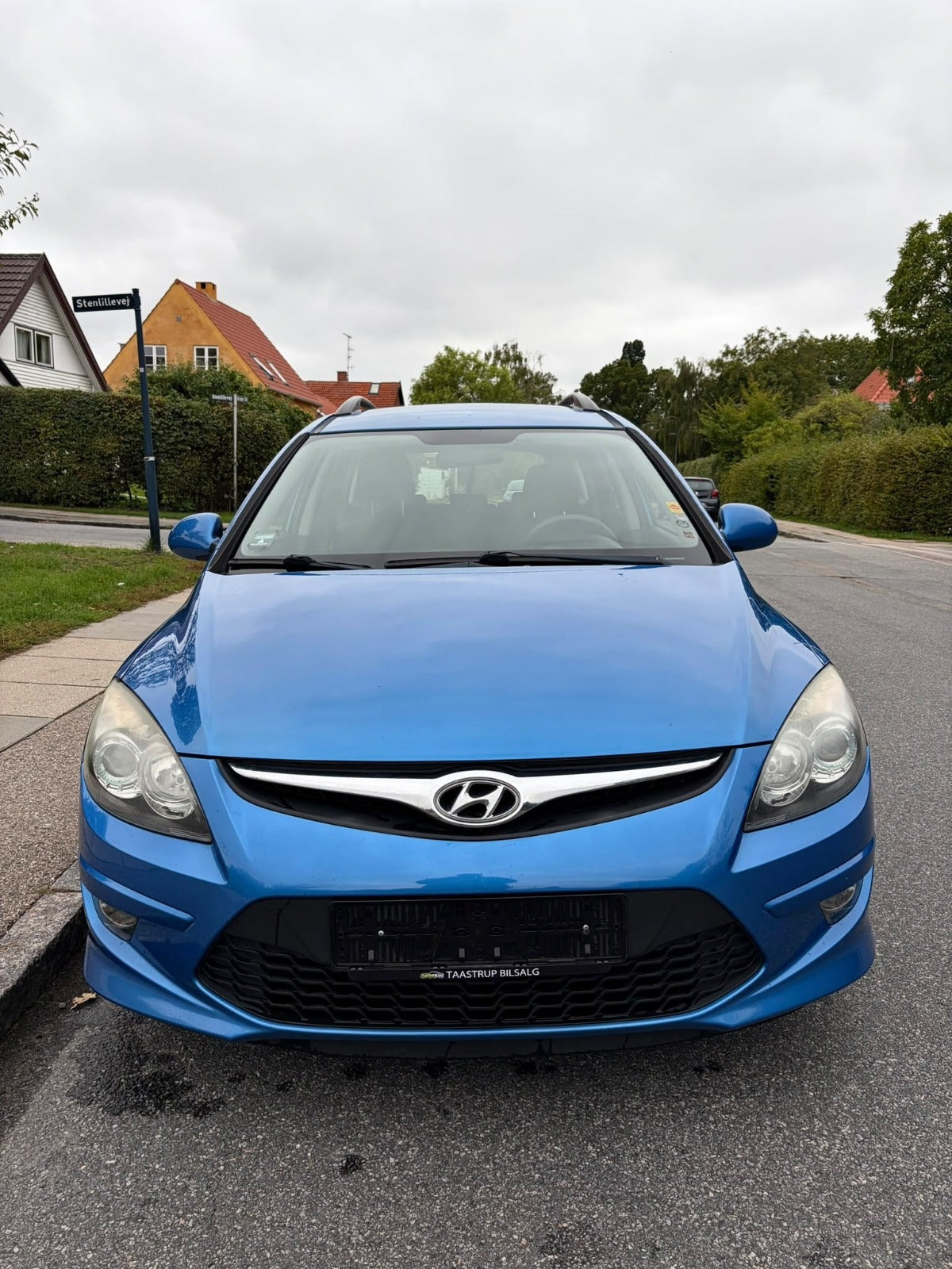 Blå Hyundai i30 fra 2011