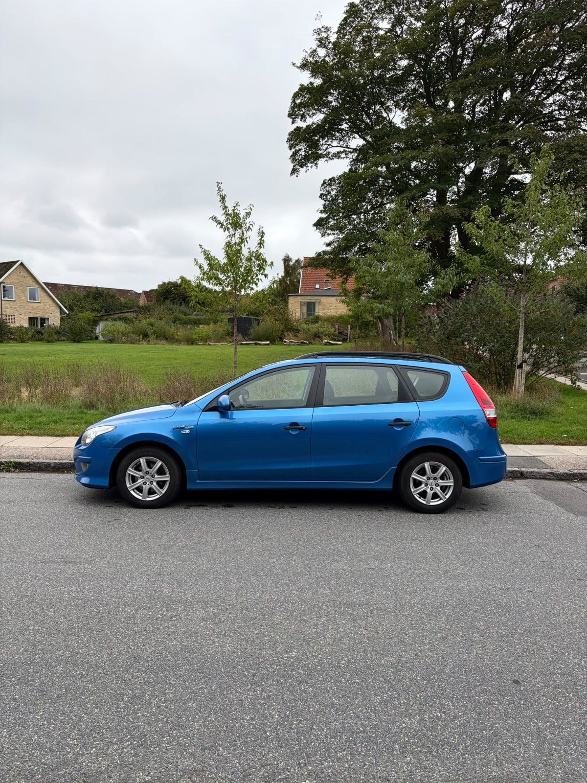 Blå Hyundai i30 fra 2011