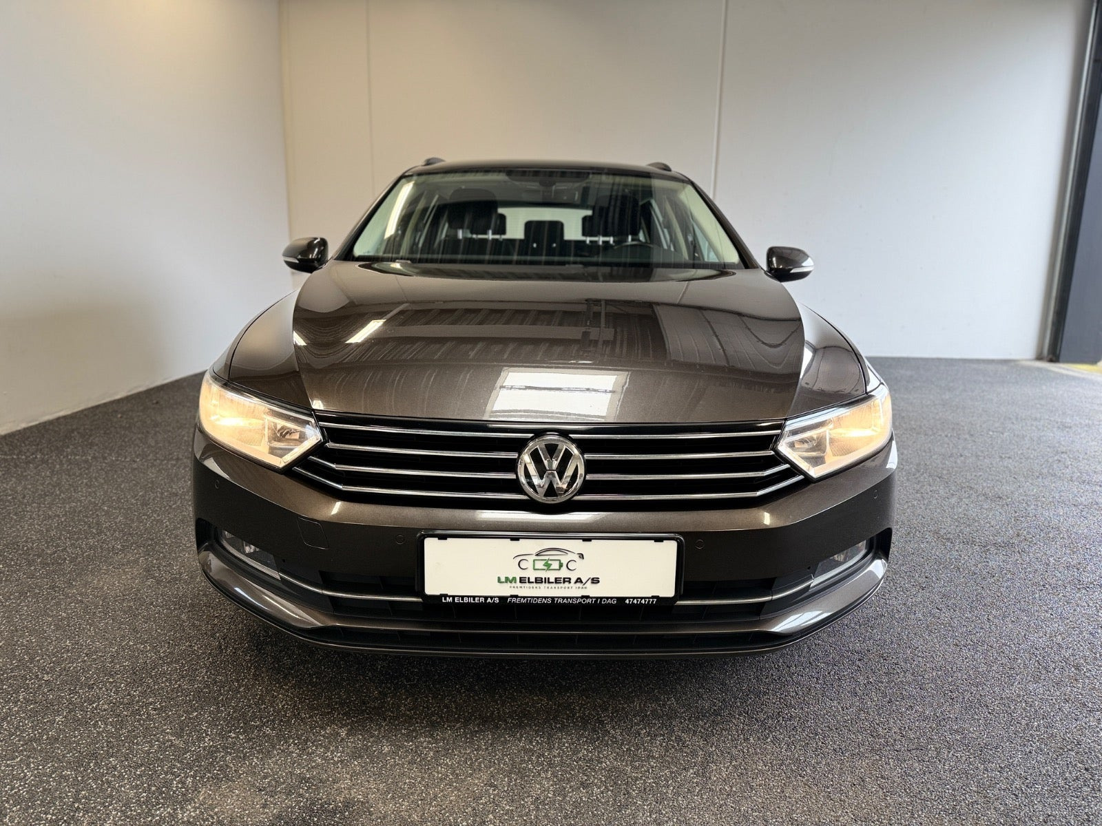 Brun VW Passat fra 2017