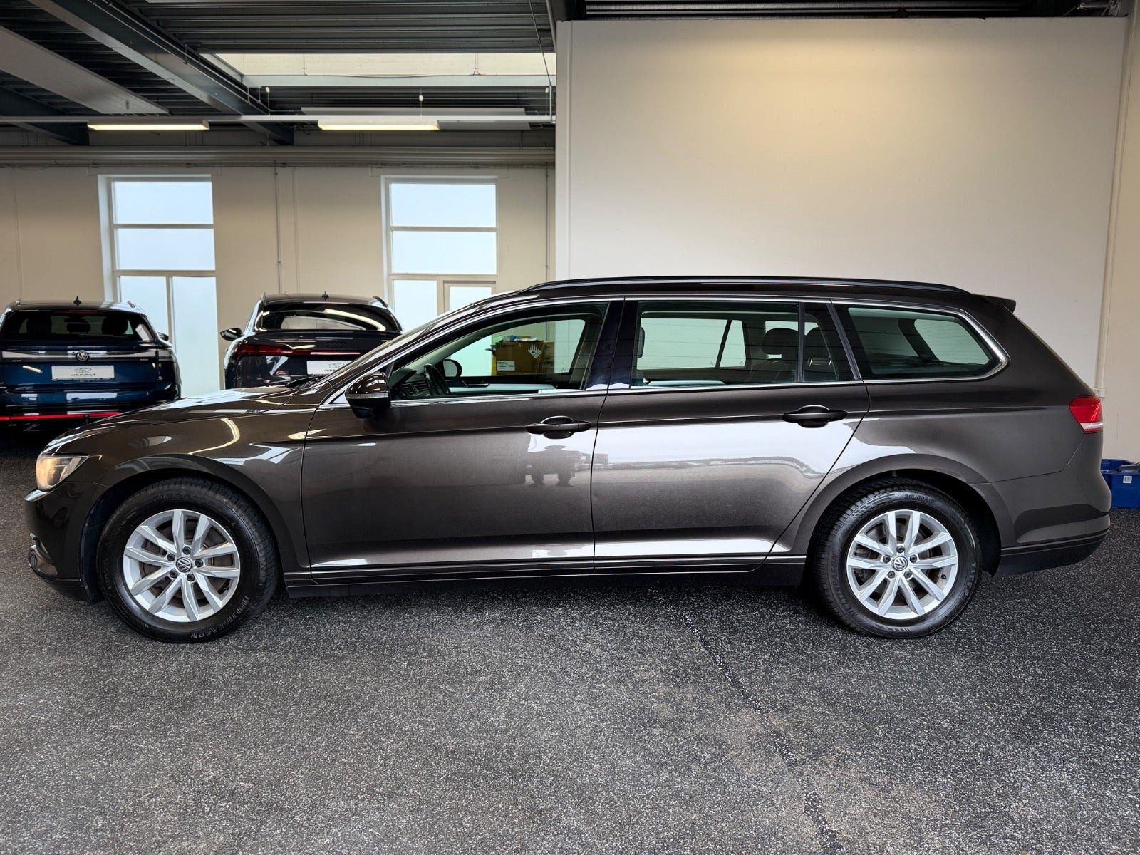 Brun VW Passat fra 2017