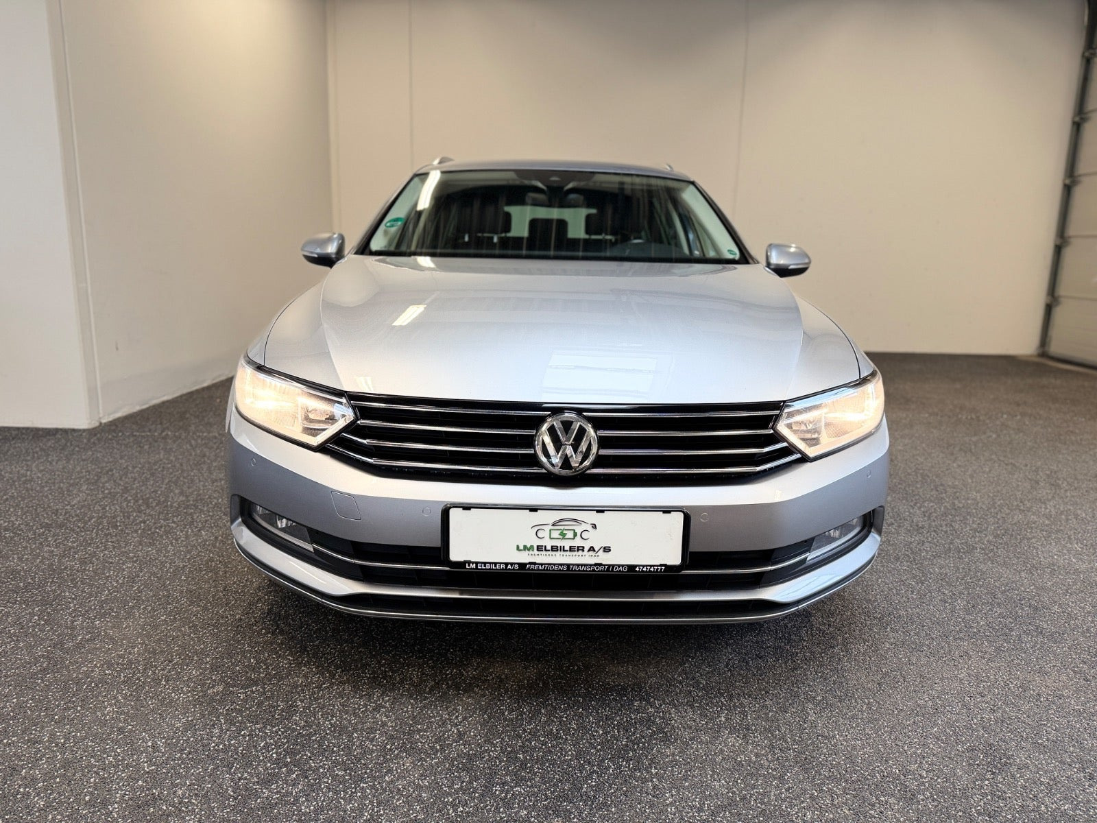 Sølv VW Passat fra 2018