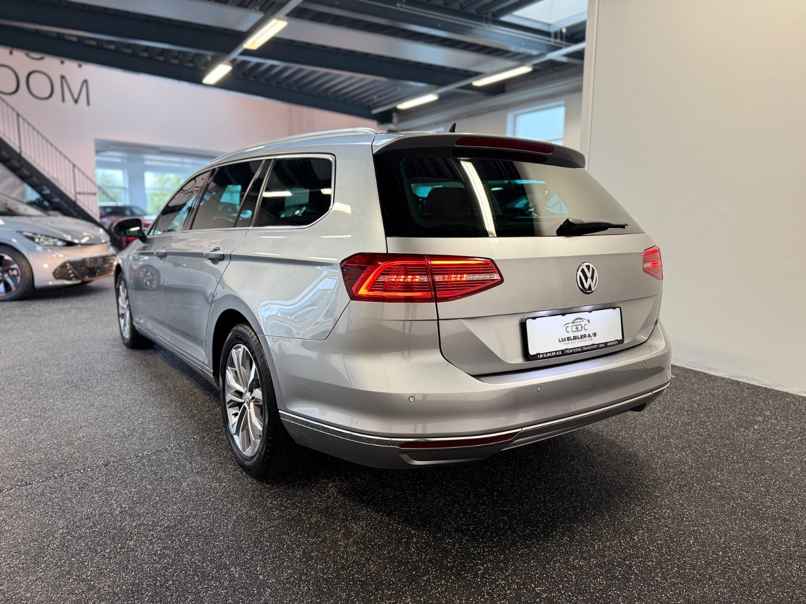 Sølv VW Passat fra 2018