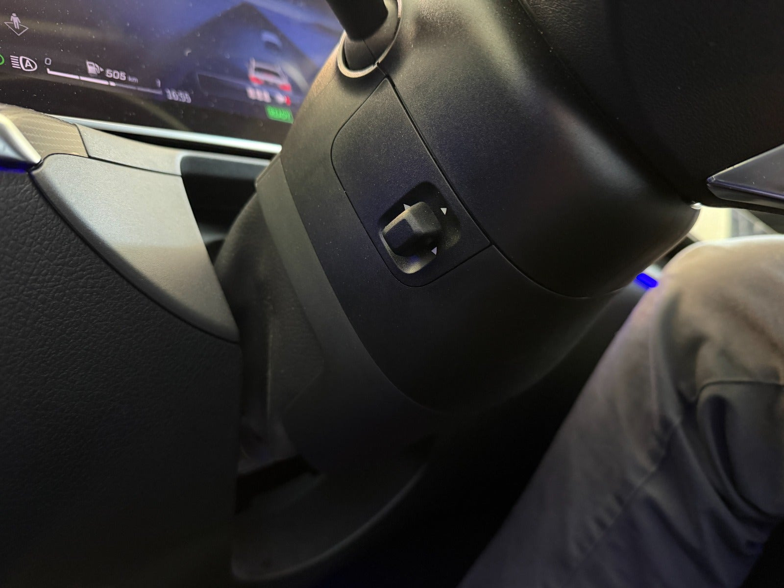 Grå Mercedes C200 fra 2022