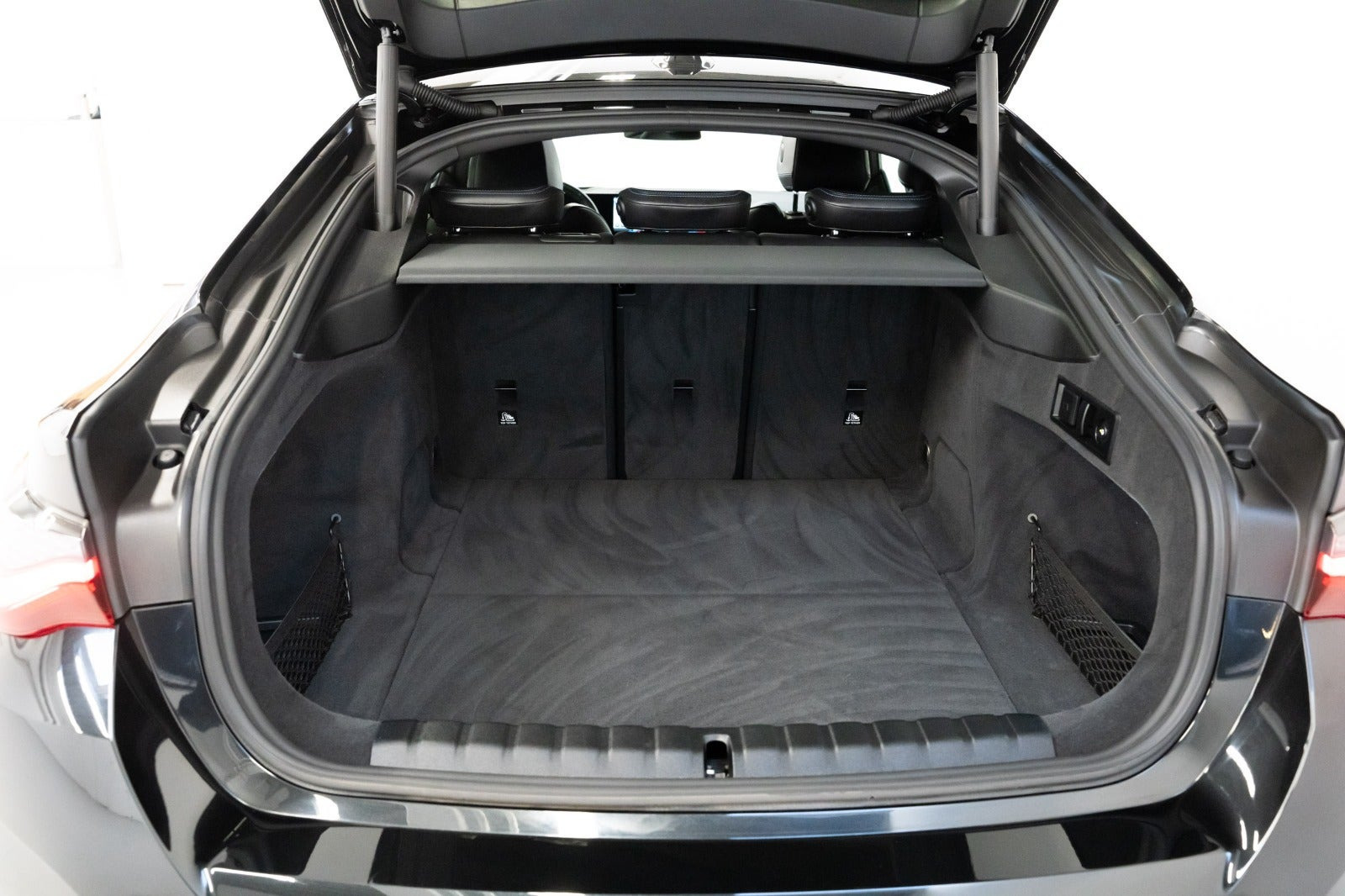 Rød BMW i4 fra 2023