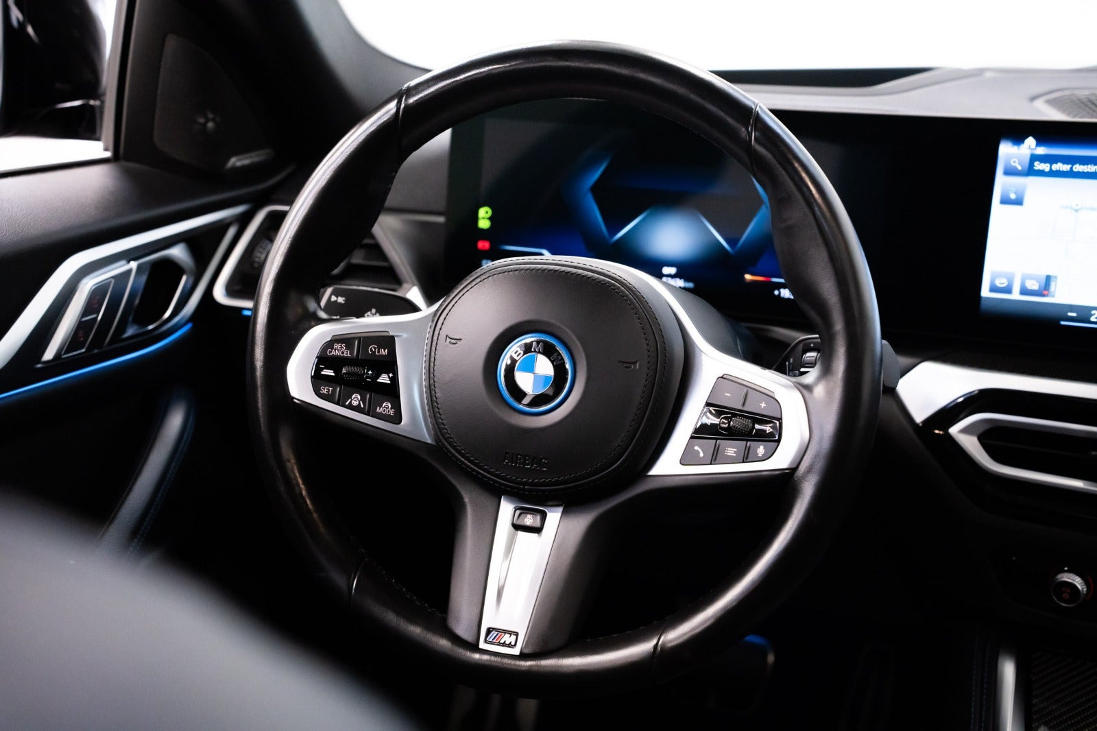 Rød BMW i4 fra 2023