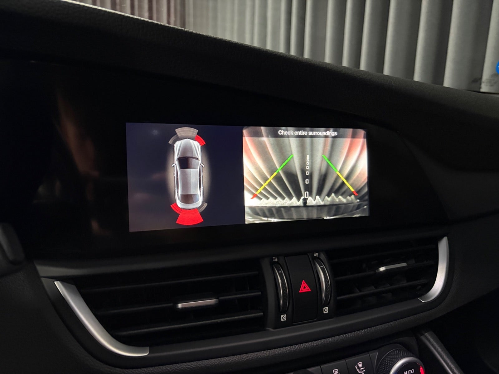 Blå Alfa Romeo Giulia fra 2021