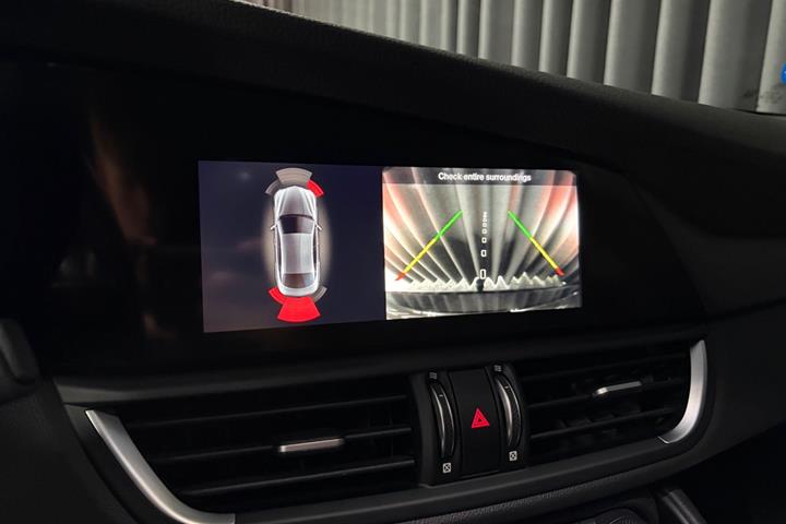 Blå Alfa Romeo Giulia fra 2021