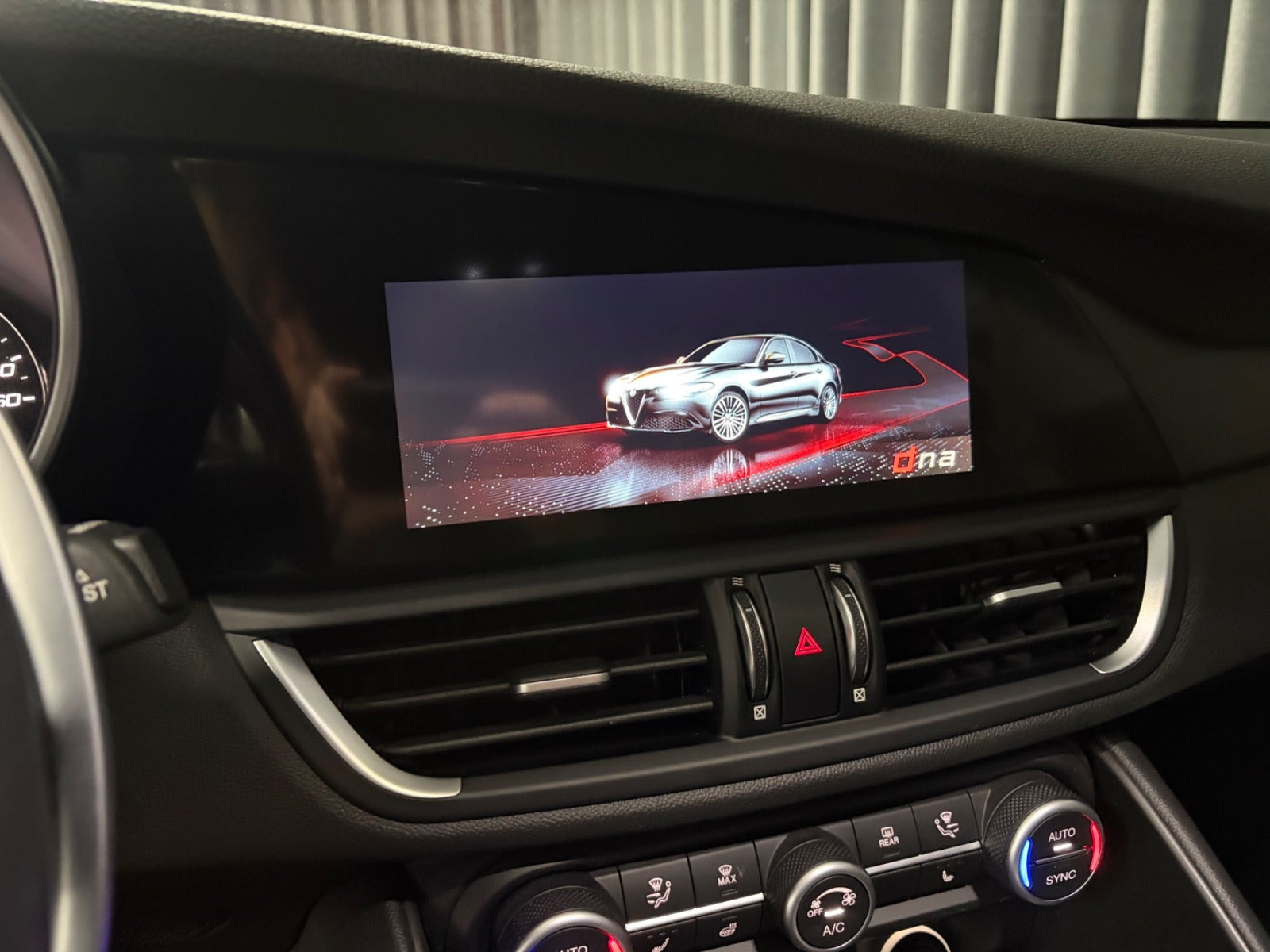 Blå Alfa Romeo Giulia fra 2021