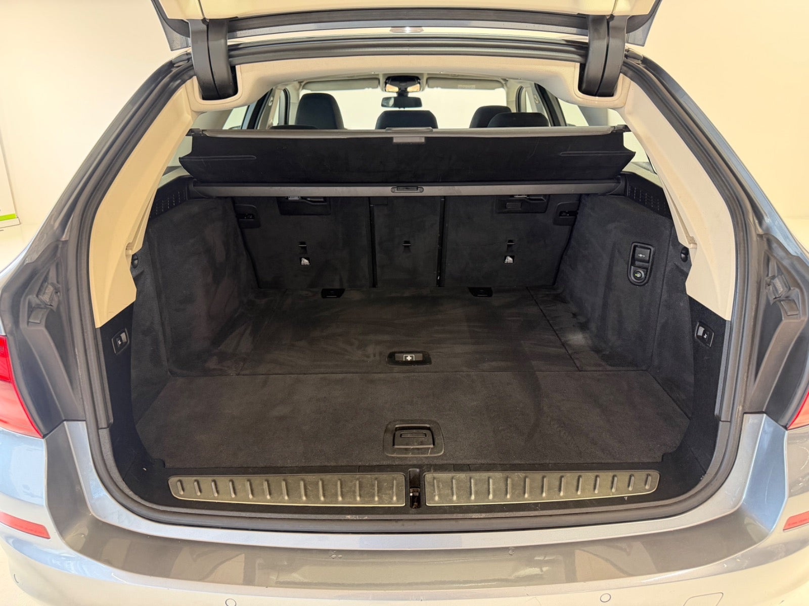 Grå BMW 520d fra 2018