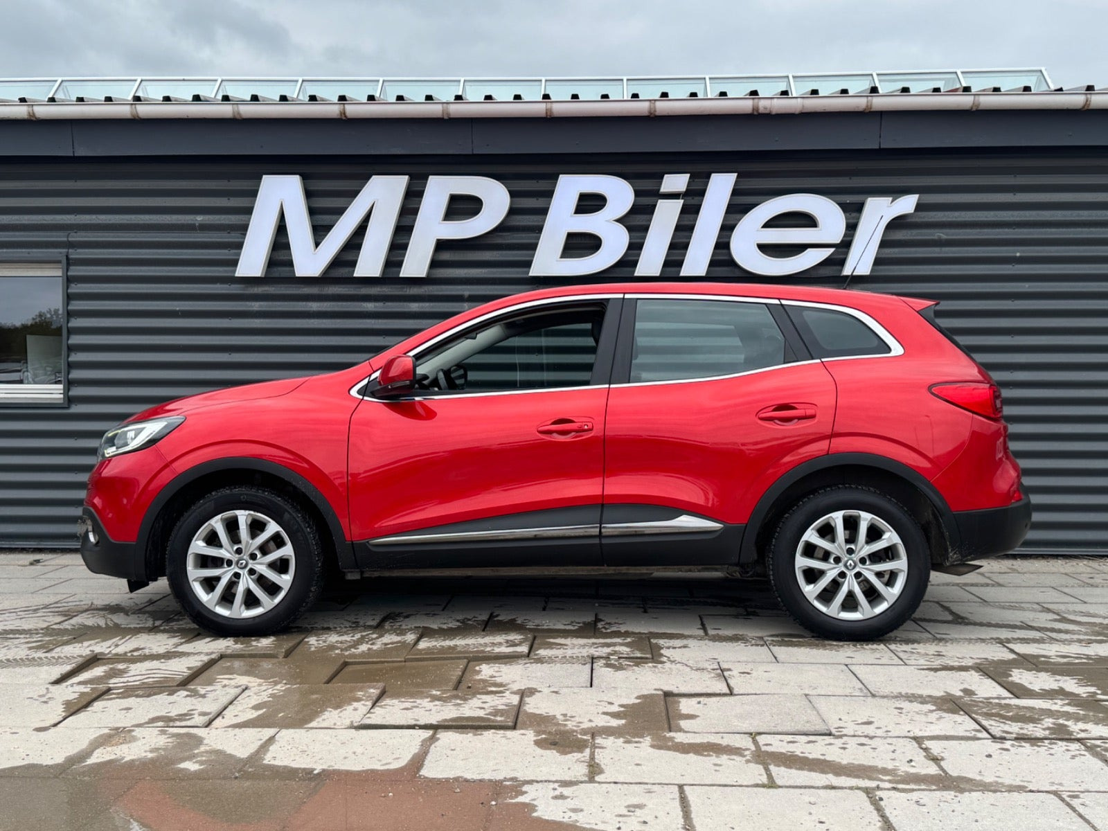 Rød Renault Kadjar fra 2016