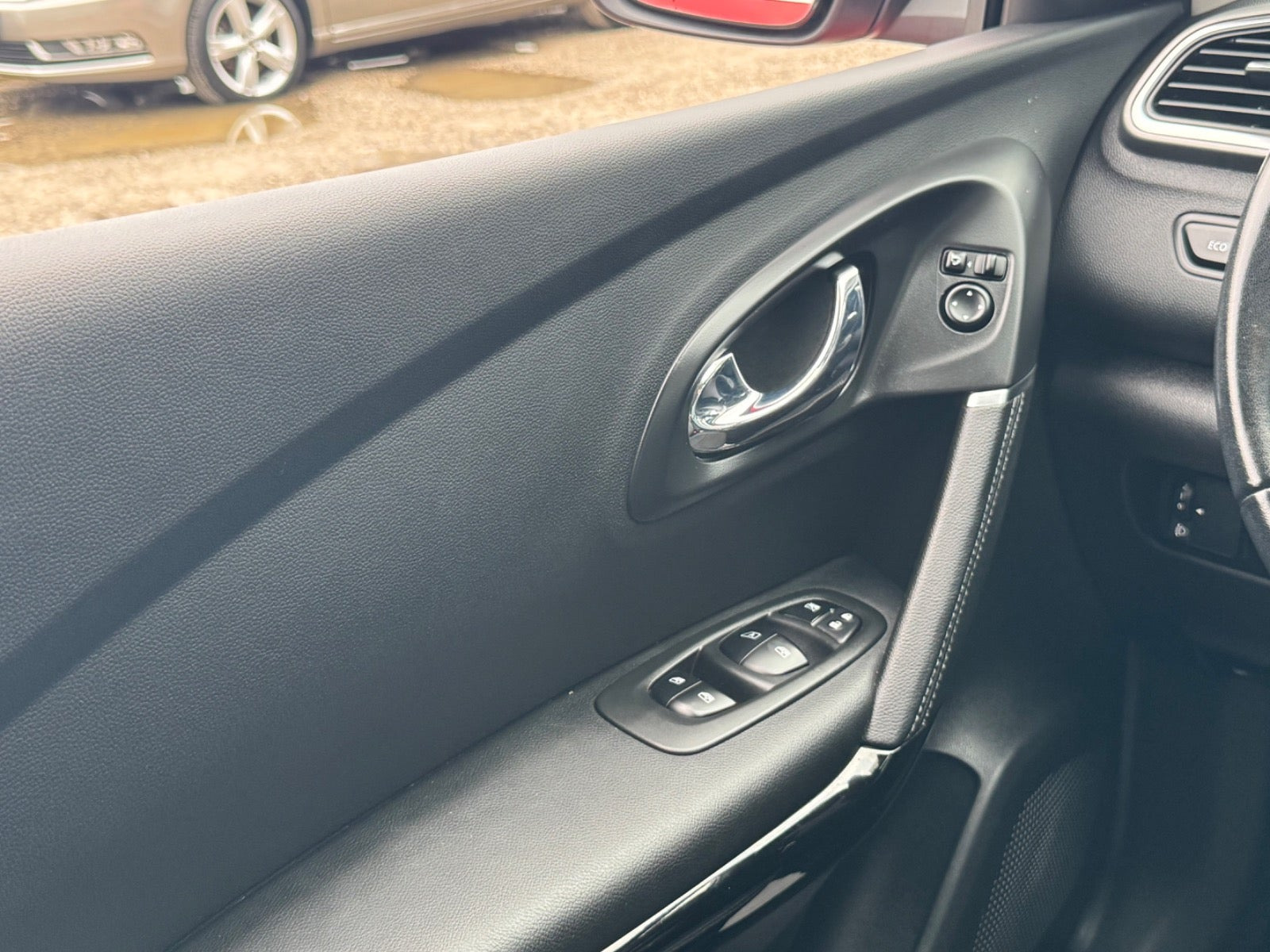 Rød Renault Kadjar fra 2016