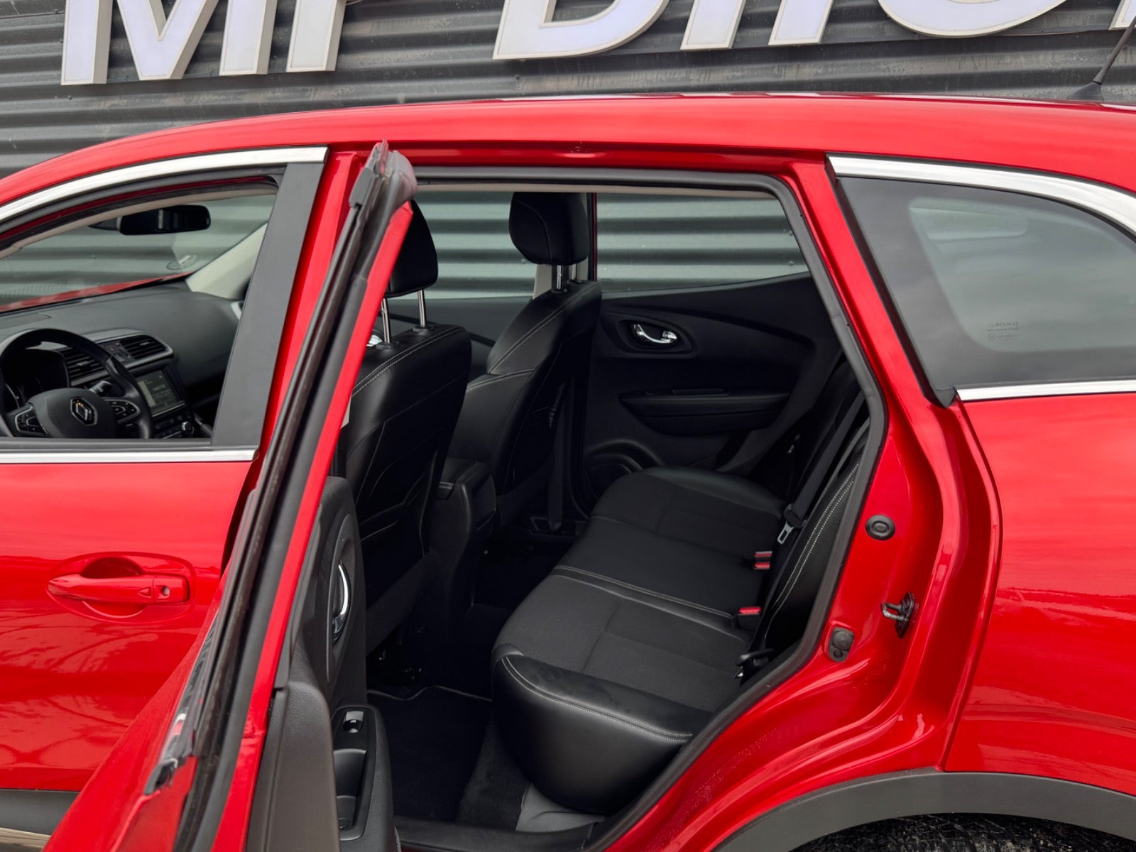 Rød Renault Kadjar fra 2016