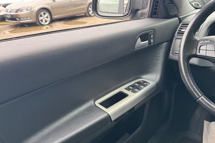 Sort Volvo V50 fra 2008