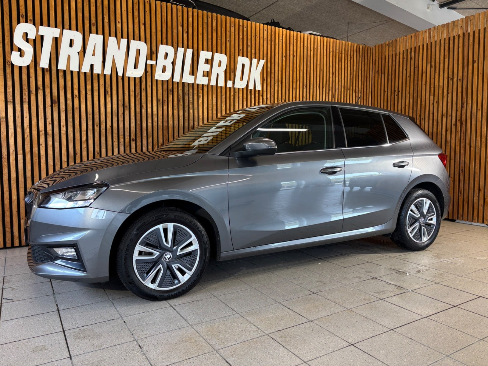 Grå Skoda Fabia fra 2022