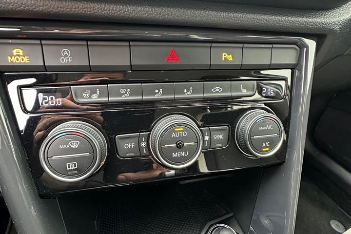 Hvid VW T-Roc fra 2020