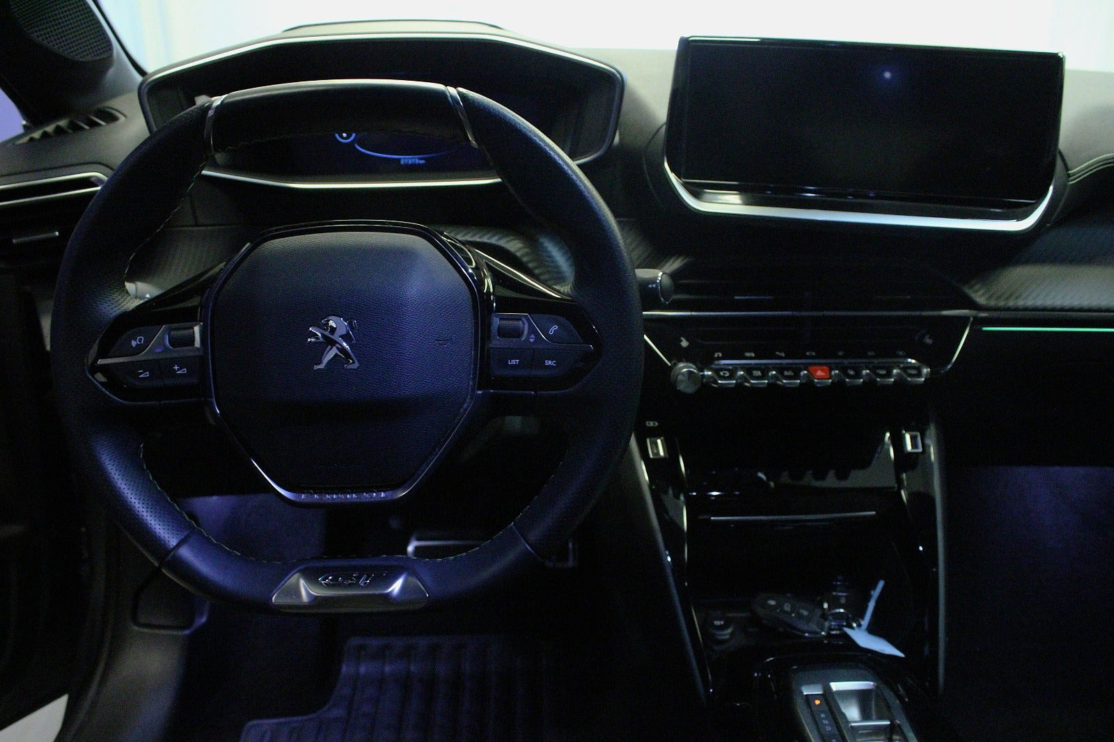 Sølv Peugeot e-208 fra 2023