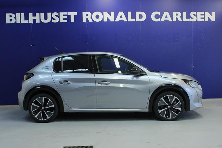 Sølv Peugeot e-208 fra 2023