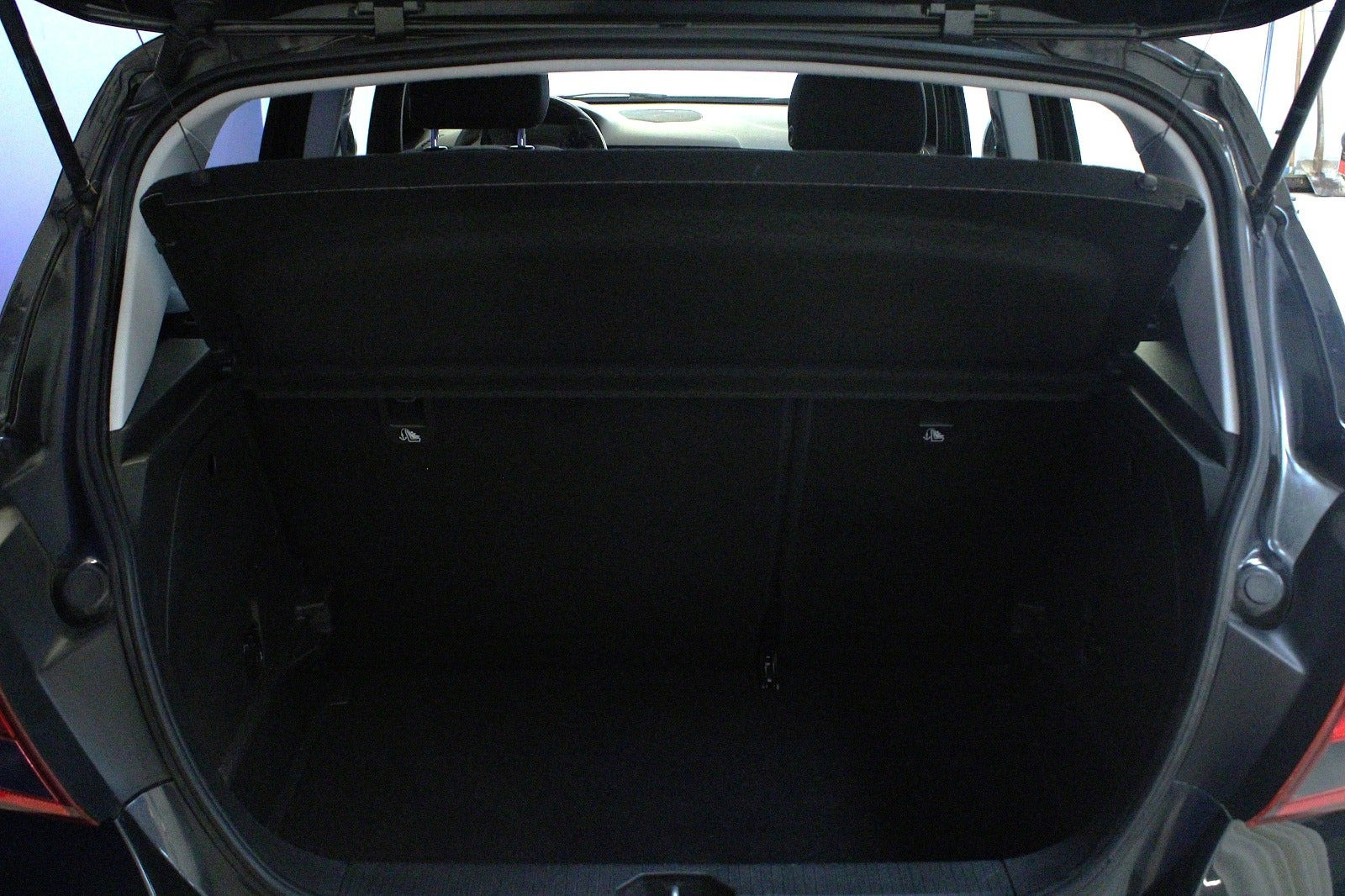 Sort Opel Corsa fra 2015