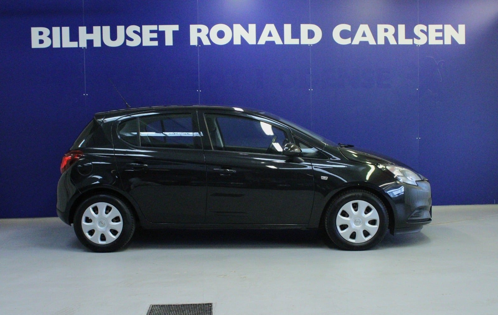 Sort Opel Corsa fra 2015