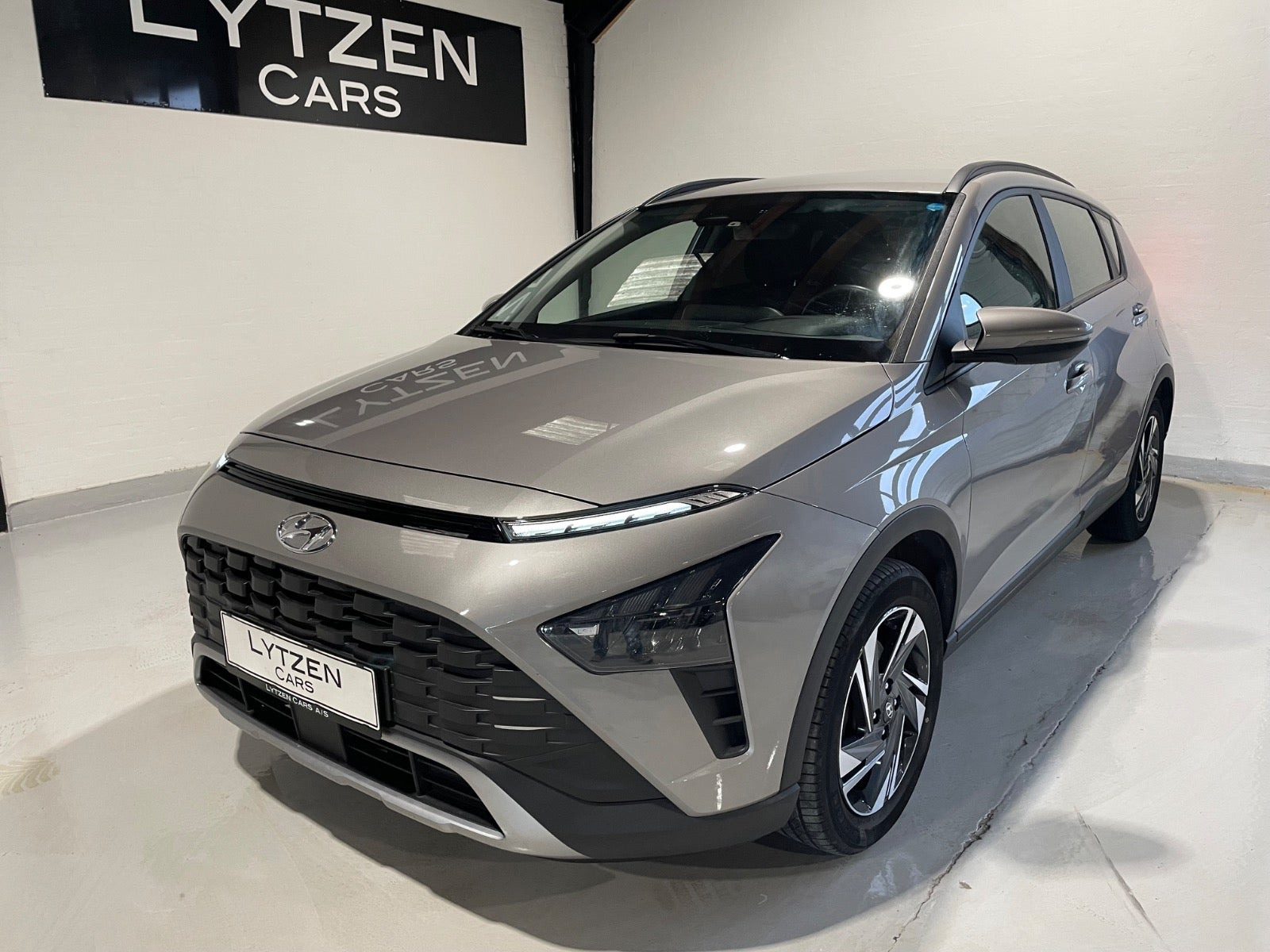 Grå Hyundai Bayon fra 2022