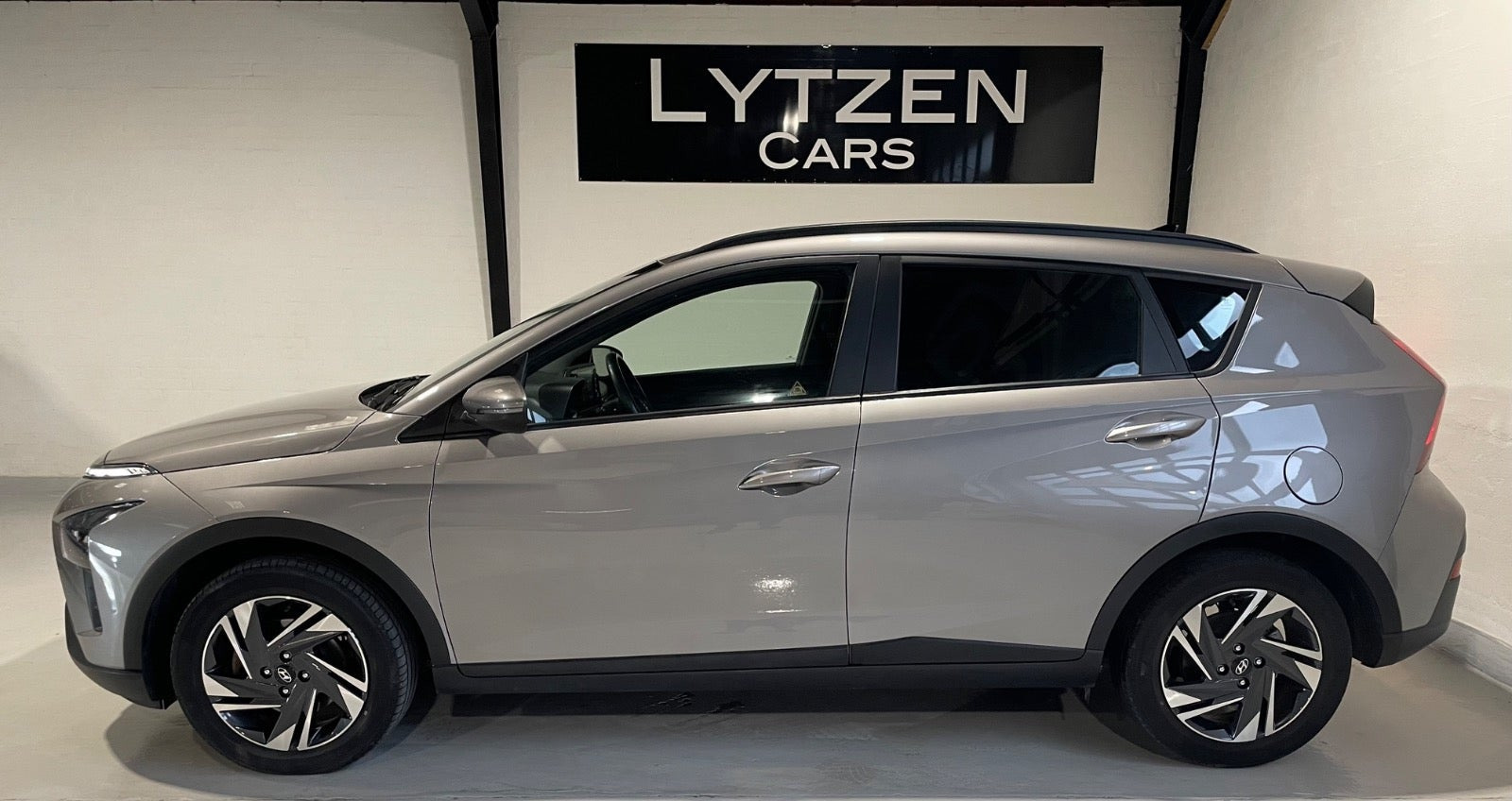 Grå Hyundai Bayon fra 2022