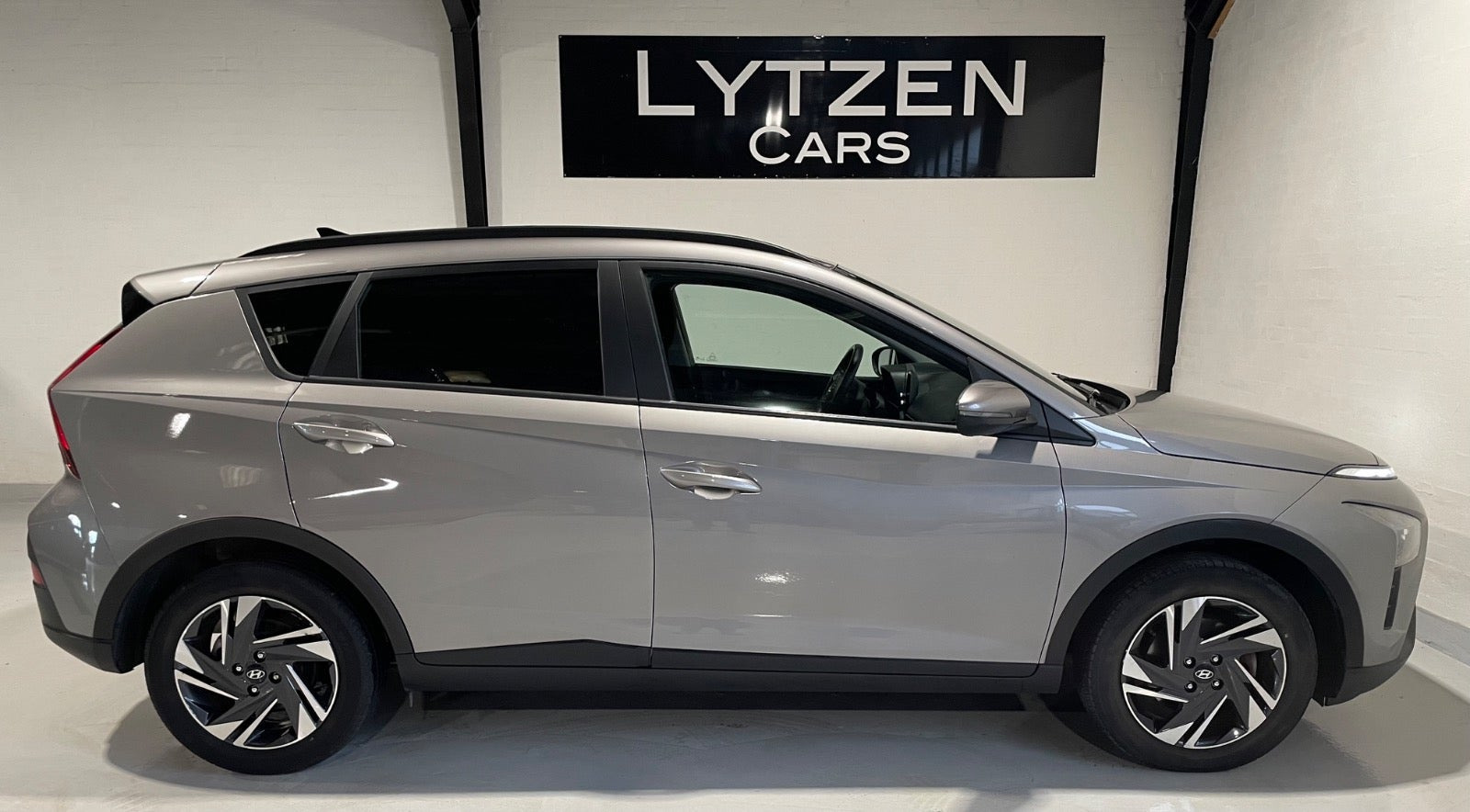 Grå Hyundai Bayon fra 2022