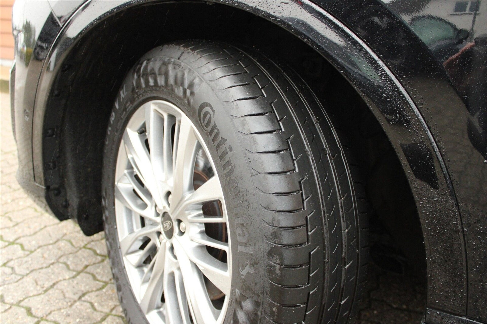 Sort Ford Kuga fra 2021