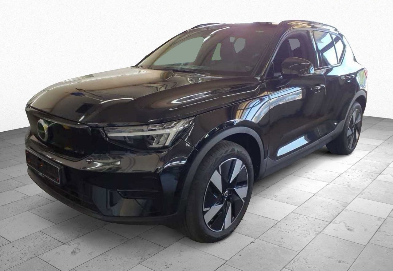 Sort Volvo XC40 fra 2024