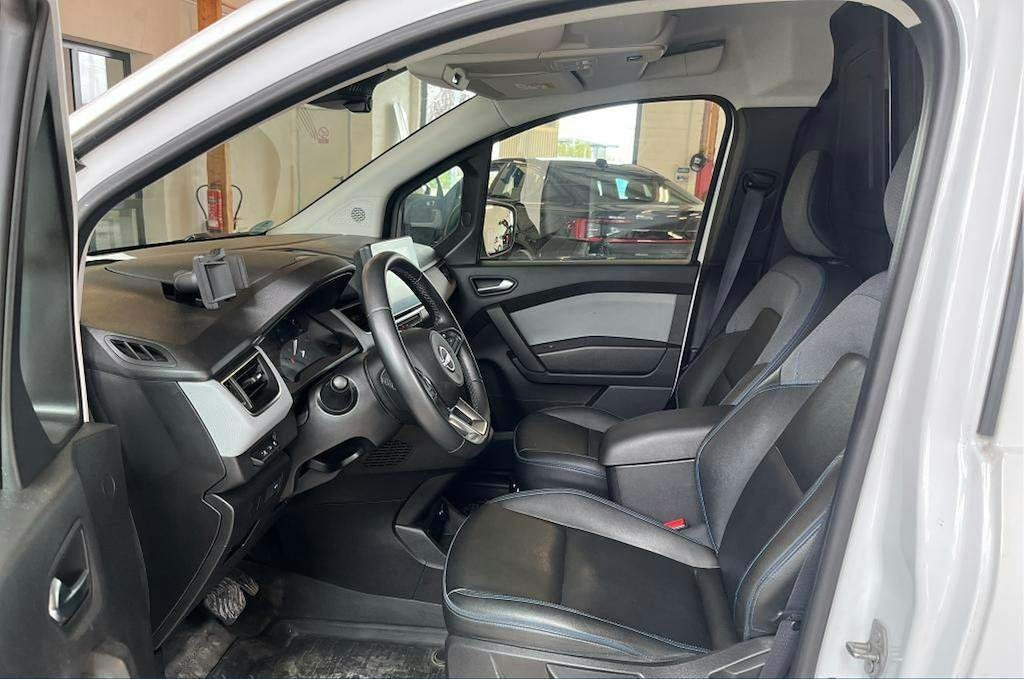 Hvid Nissan Townstar fra 2023