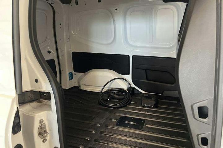 Hvid Nissan Townstar fra 2023