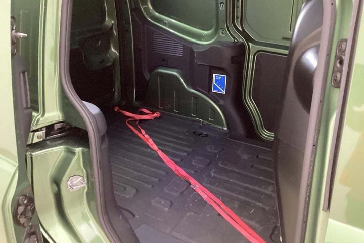 Grøn Ford E-Transit Courier fra 2025