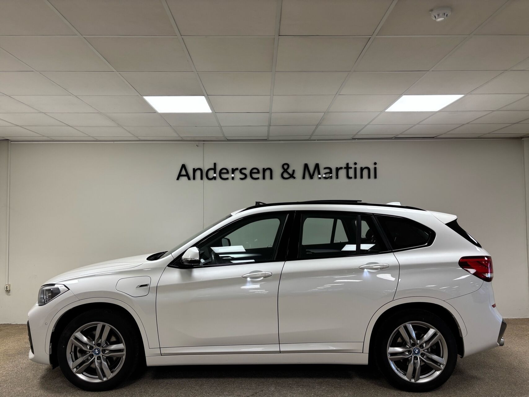 Hvid BMW X1 fra 2021