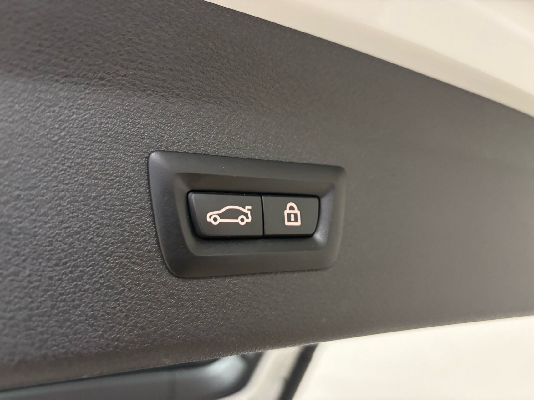 Hvid BMW X1 fra 2021